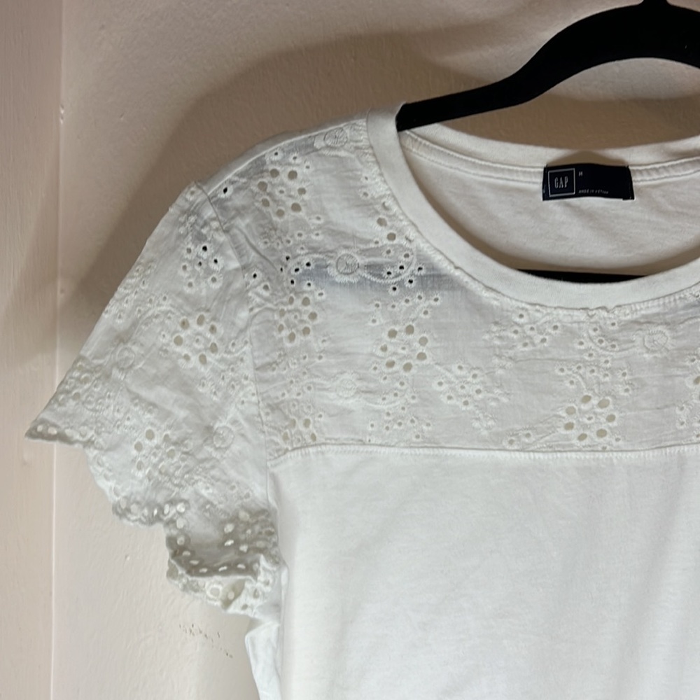 GAP tee - Picture 3 of 9